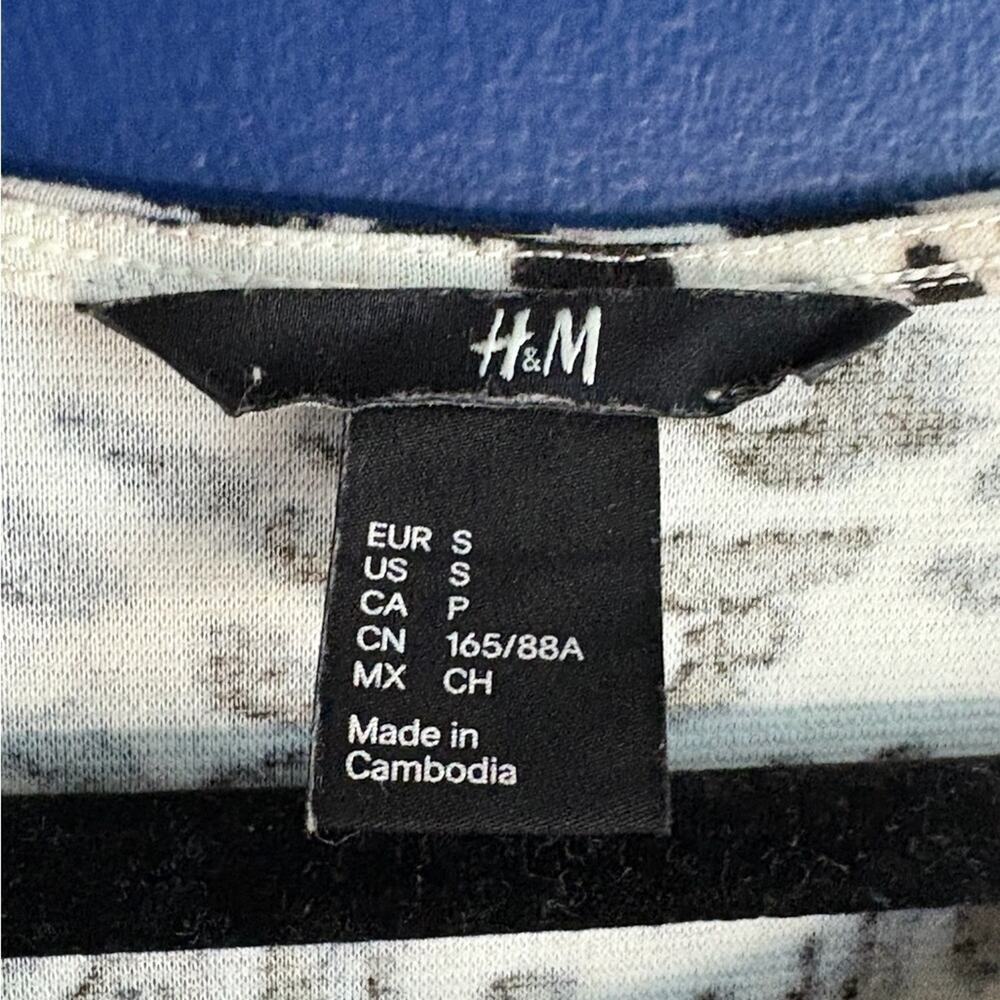 H&M Black and White Patterned dress size S - Picture 6 of 7
